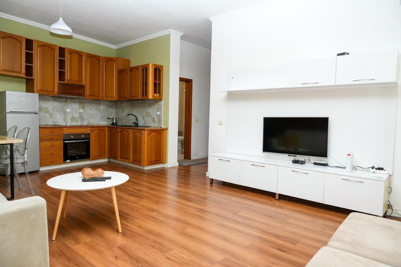 Cozy Apartment In The Heart Of Tirana ! 外观 照片