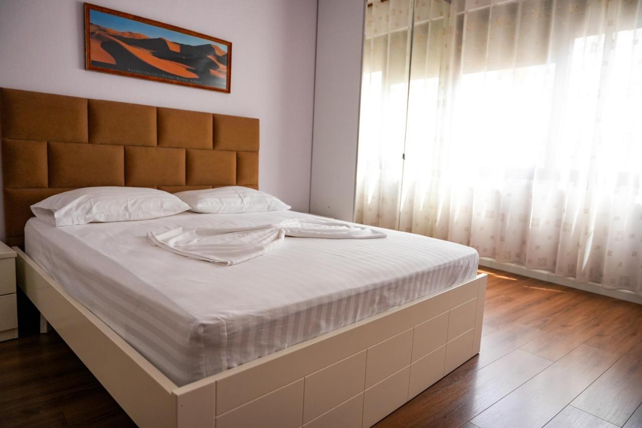 Cozy Apartment In The Heart Of Tirana ! 外观 照片