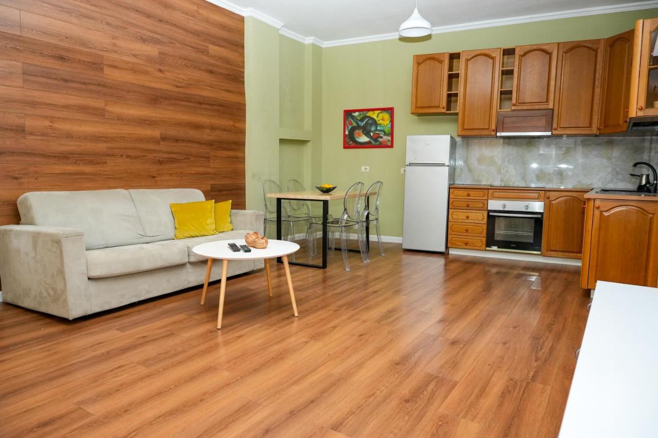 Cozy Apartment In The Heart Of Tirana ! 外观 照片