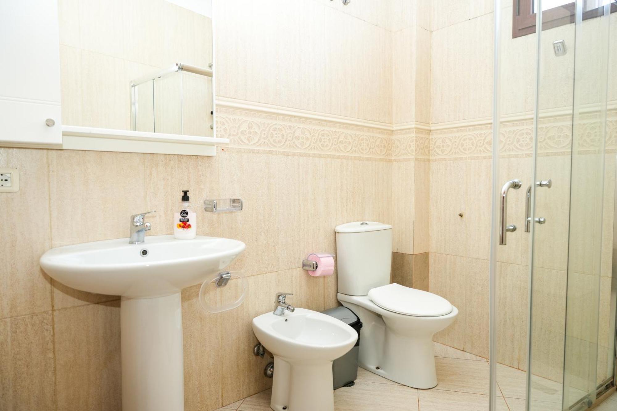 Cozy Apartment In The Heart Of Tirana ! 外观 照片