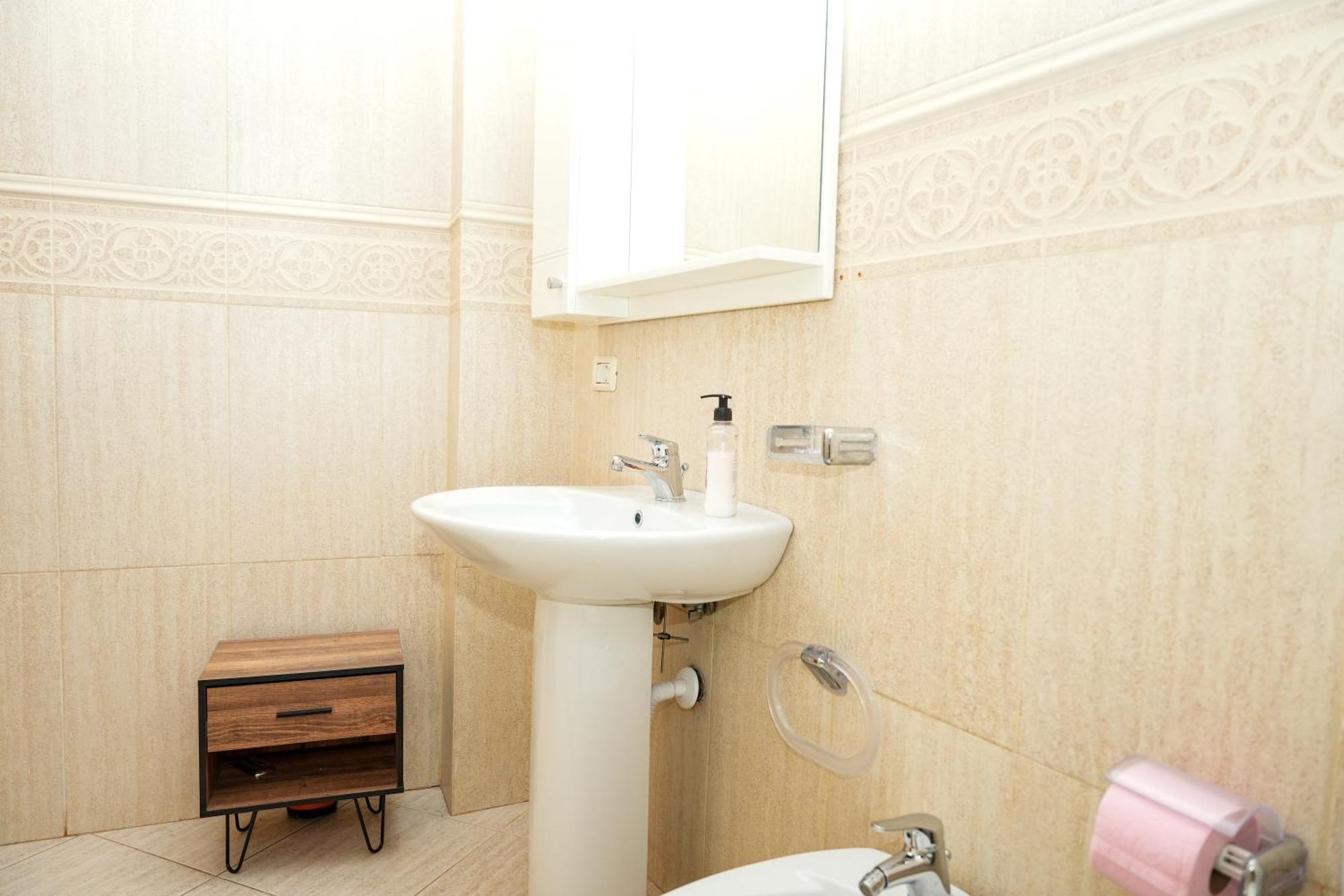 Cozy Apartment In The Heart Of Tirana ! 外观 照片